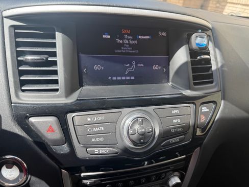 Used 2018 Nissan Pathfinder SV FWD image 7