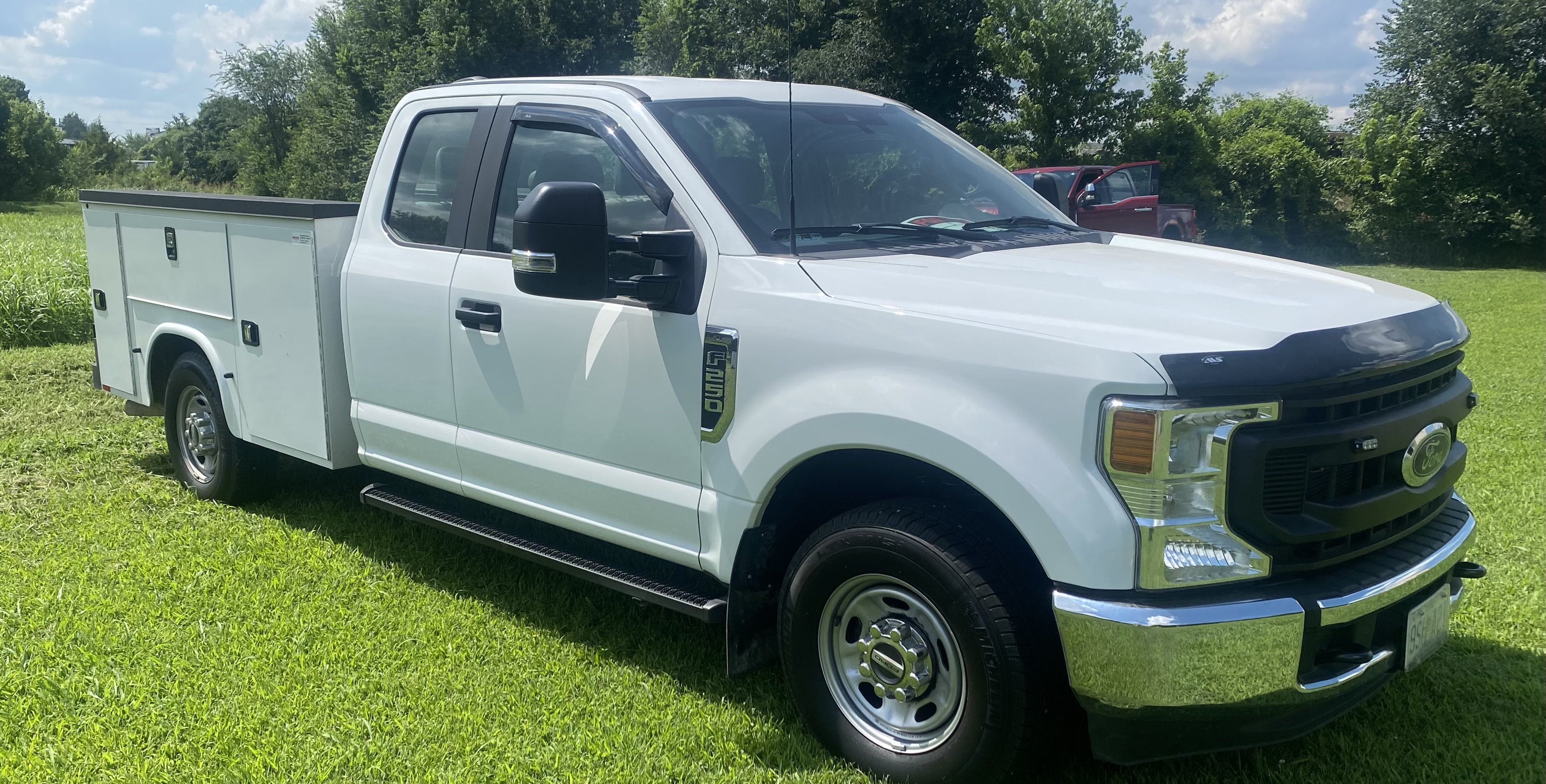 Used 2022 Ford F250 XL w/ Power Equipment Group RWD image 4
