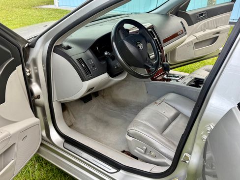 Used 2005 Cadillac STS V8 w/ Preferred Equipment Group RWD image 9