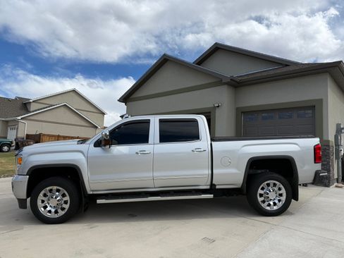 Used 2019 GMC Sierra 2500 Denali w/ Duramax Plus Package image 13