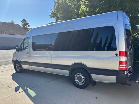 Used 2017 Mercedes-Benz Sprinter 2500 image 17
