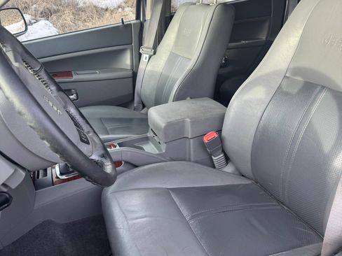 Used 2005 Jeep Grand Cherokee Limited image 8