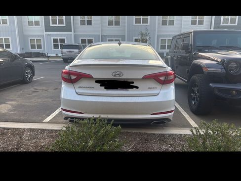 Used 2015 Hyundai Sonata Sport w/ Option Group 04 FWD image 2