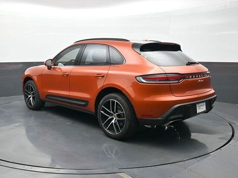 Used 2022 Porsche Macan AWD/4WD image 8