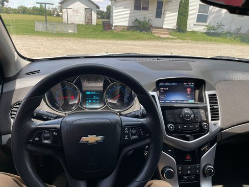 Used 2015 Chevrolet Cruze LT w/ RS Package image 21