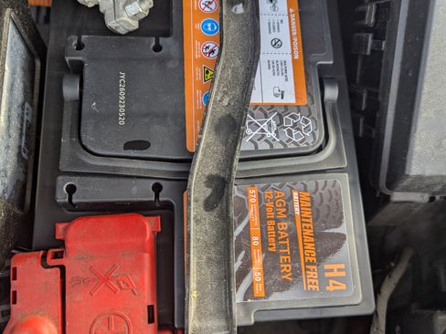 Used 2017 Chevrolet Bolt Premier w/ Driver Confidence II Package image 28