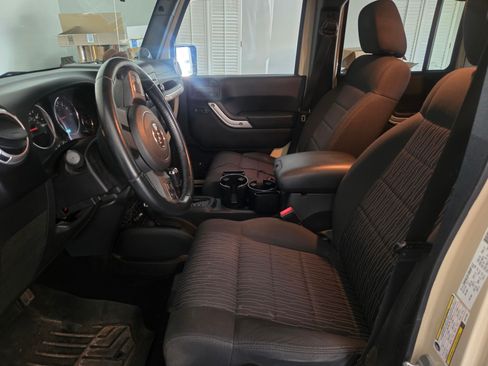 Used 2011 Jeep Wrangler Unlimited Sahara w/ Trailer Tow Group image 15