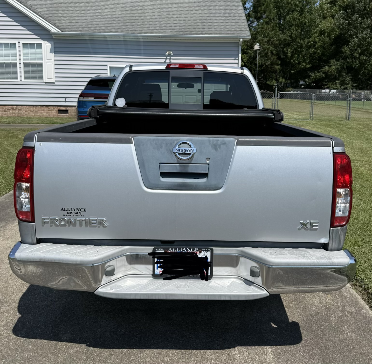 Used 2007 Nissan Frontier XE w/ Preferred Pkg RWD image 2