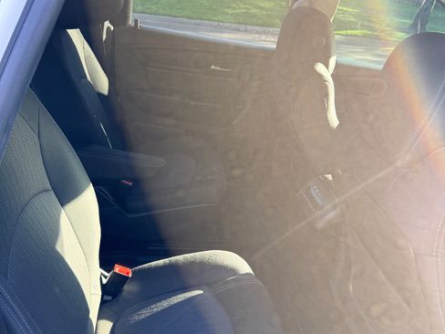 Used 2014 Chevrolet Traverse LT image 5