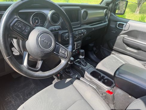 Used 2018 Jeep Wrangler Unlimited Sport S AWD/4WD image 15