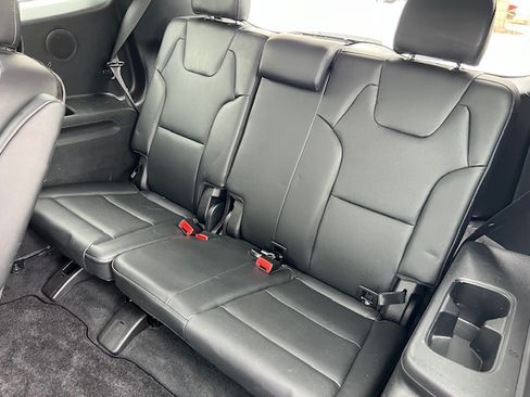 Used 2024 Kia Telluride SX Prestige w/ Towing Package image 15