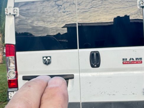 Used 2015 RAM ProMaster 2500 w/ Interior Convenience Group image 4