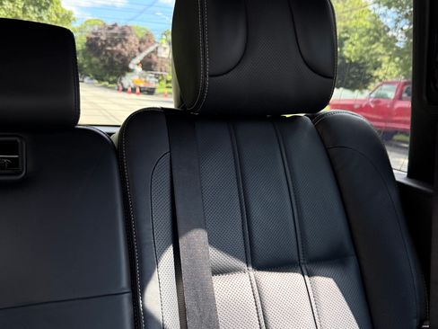 Used 2012 Land Rover Range Rover Autobiography AWD/4WD image 24