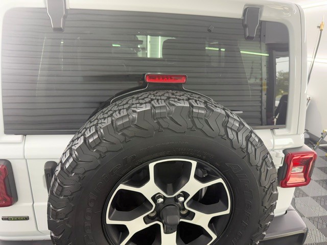 Used 2021 Jeep Wrangler Unlimited Rubicon AWD/4WD image 5