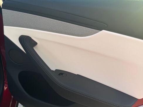 Used 2026 Tesla Model Y Long Range RWD image 6