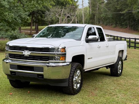 Used 2015 Chevrolet Silverado 2500 W/T RWD image 2