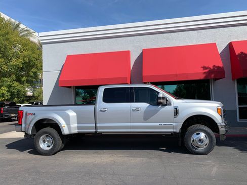 Used 2019 Ford F350 Lariat w/ Lariat Ultimate Package image 5