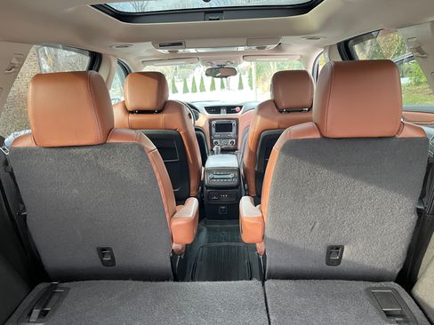 Used 2016 Chevrolet Traverse LT image 11