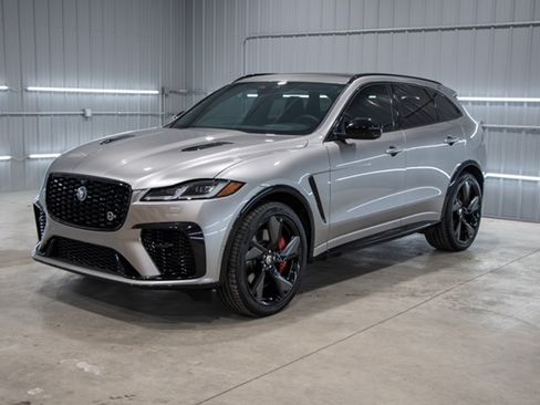 Used 2025 Jaguar F-PACE SVR 575 Edition image 2