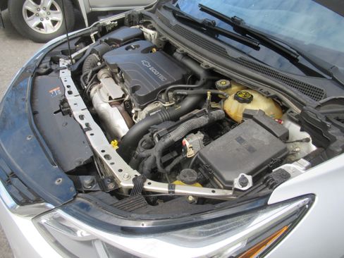 Used 2017 Chevrolet Cruze Premier w/ RS Package image 18