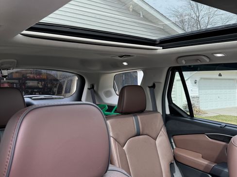 Used 2025 Honda Pilot Elite image 8