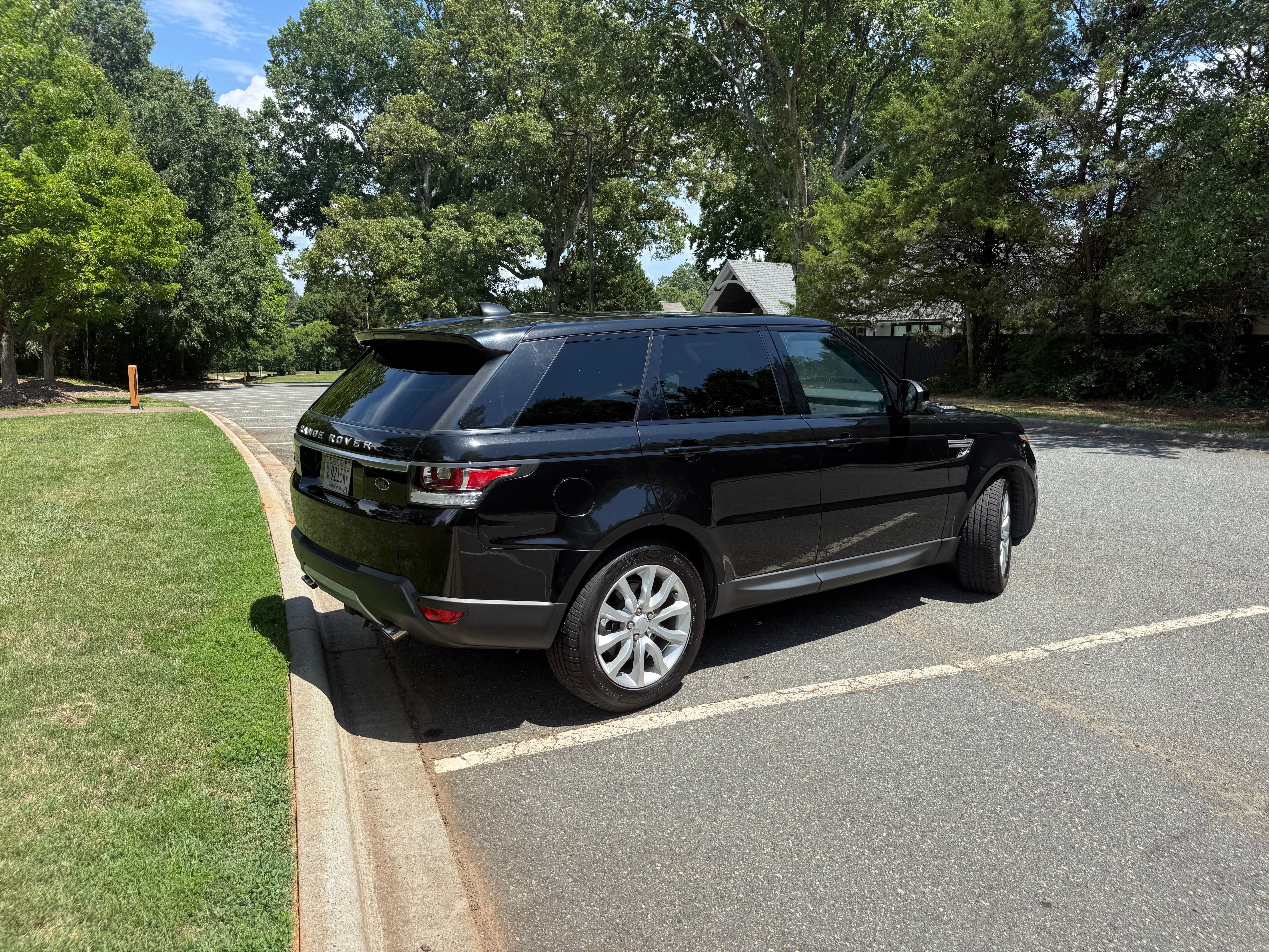 Used 2017 Land Rover Range Rover Sport HSE AWD/4WD image 8