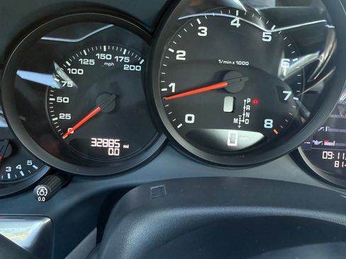 Used 2018 Porsche 911 Carrera 4 image 30