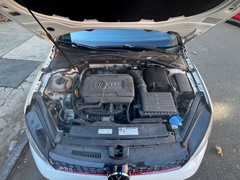 Used 2015 Volkswagen GTI SE image 13