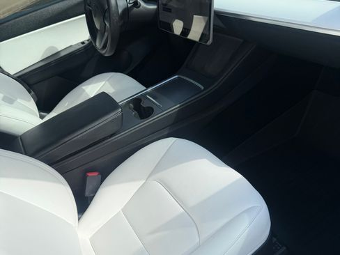 Used 2021 Tesla Model Y Long Range AWD/4WD image 8