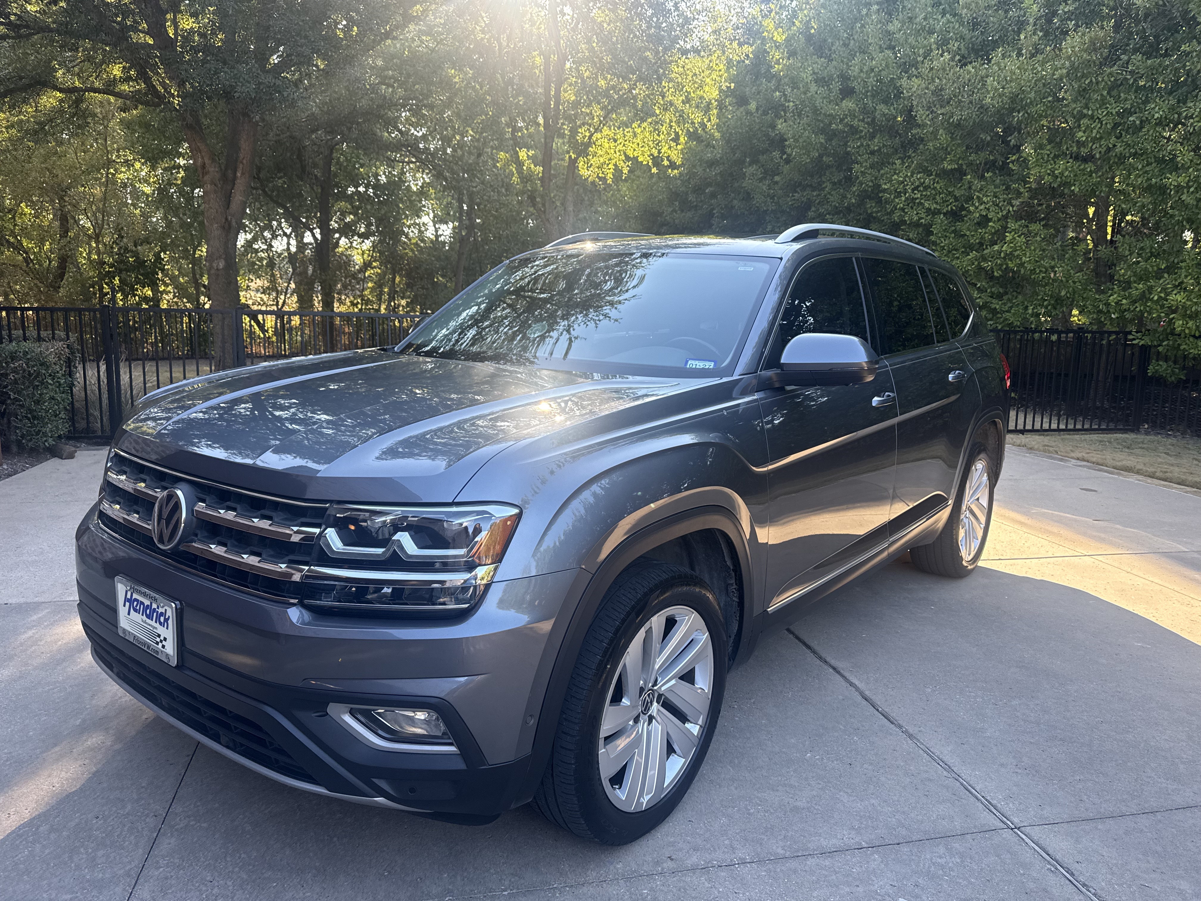 Used 2018 Volkswagen Atlas SEL Premium AWD/4WD image 1