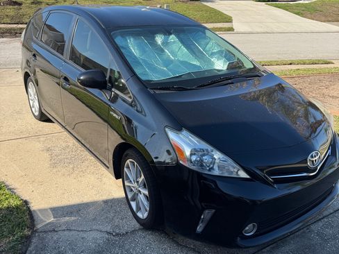 Used 2012 Toyota Prius V Five image 11