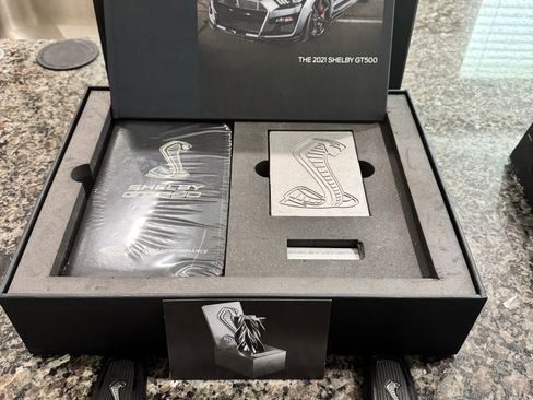 Used 2021 Ford Mustang Shelby GT500 w/ Technology Package image 26