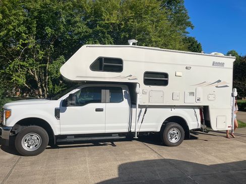 Used 2017 Ford F250 XL w/ Power Equipment Group image 2