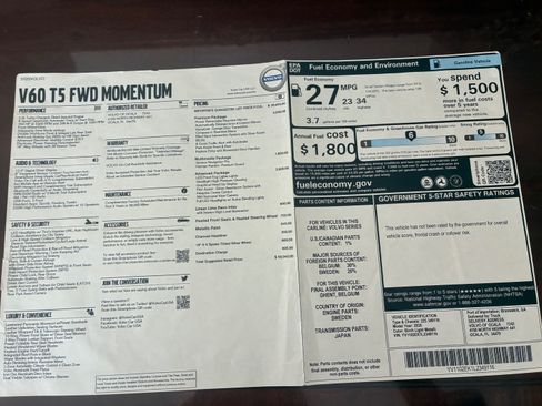 Used 2020 Volvo V60 T5 Momentum image 1