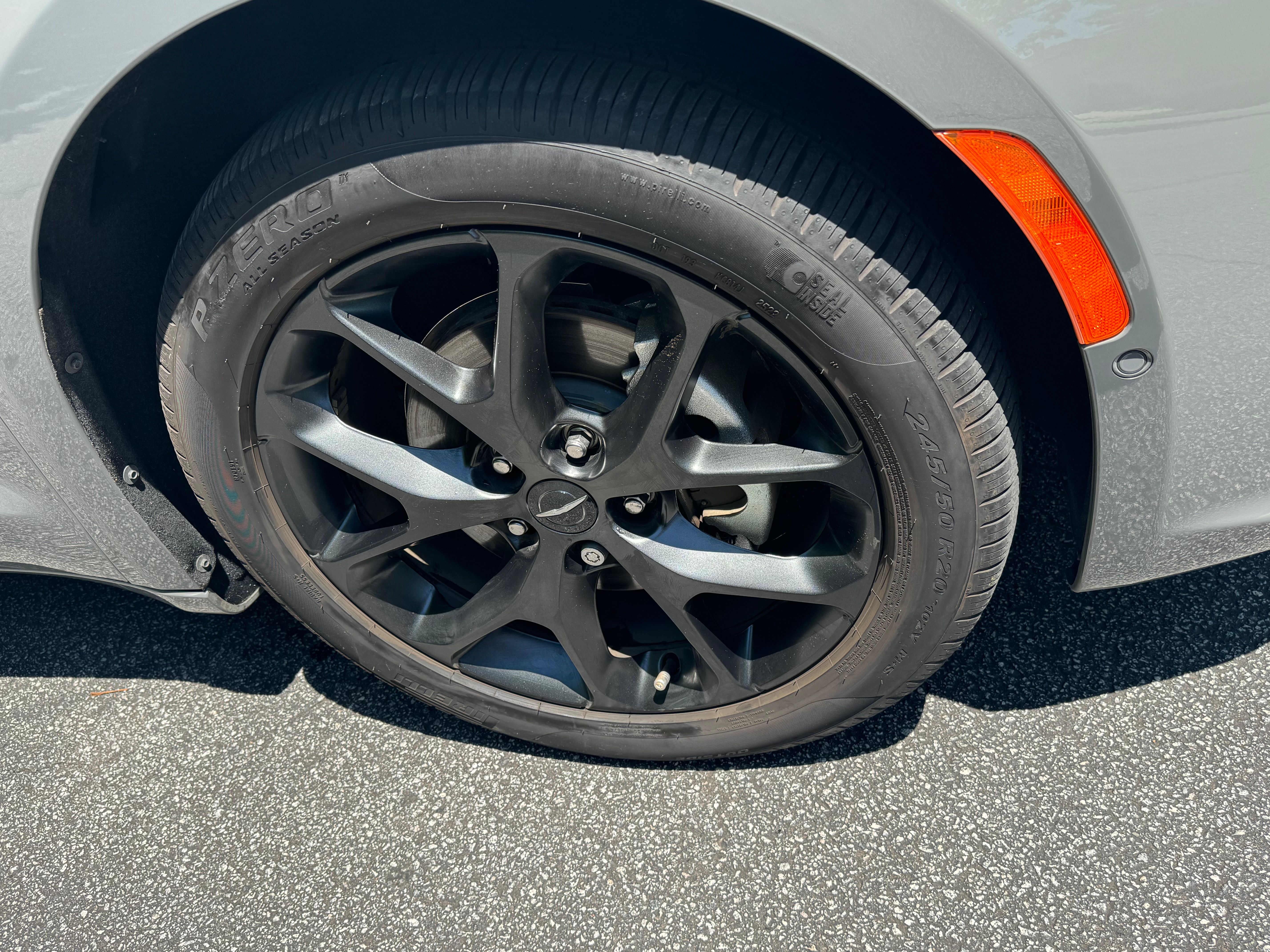 Used 2023 Chrysler Pacifica Touring-L w/ S Appearance Package FWD image 5