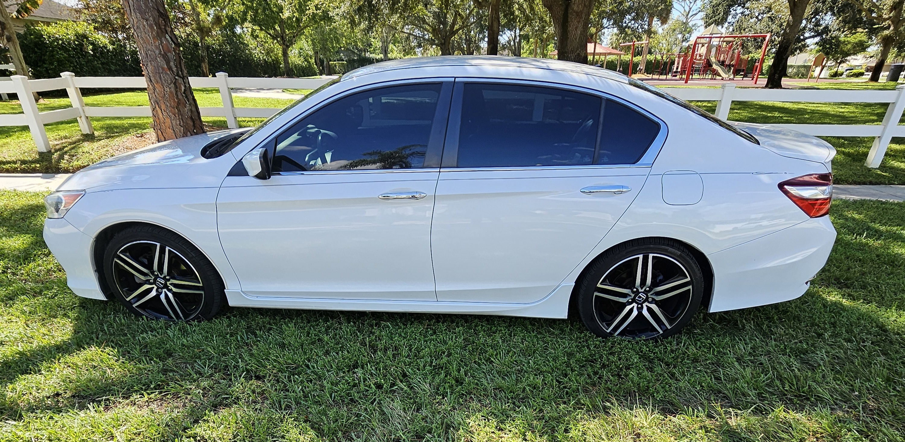 Used 2017 Honda Accord Sport Special Edition image 11