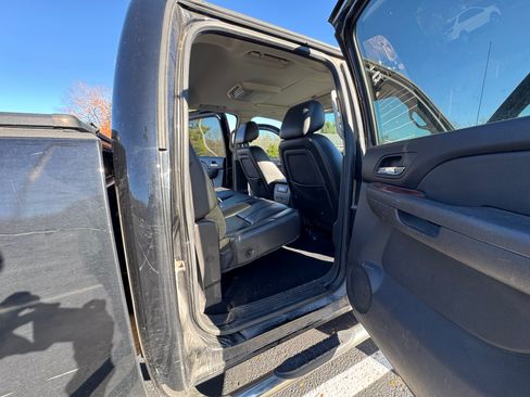 Used 2010 Chevrolet Silverado 2500 LTZ w/ Convenience Package image 17