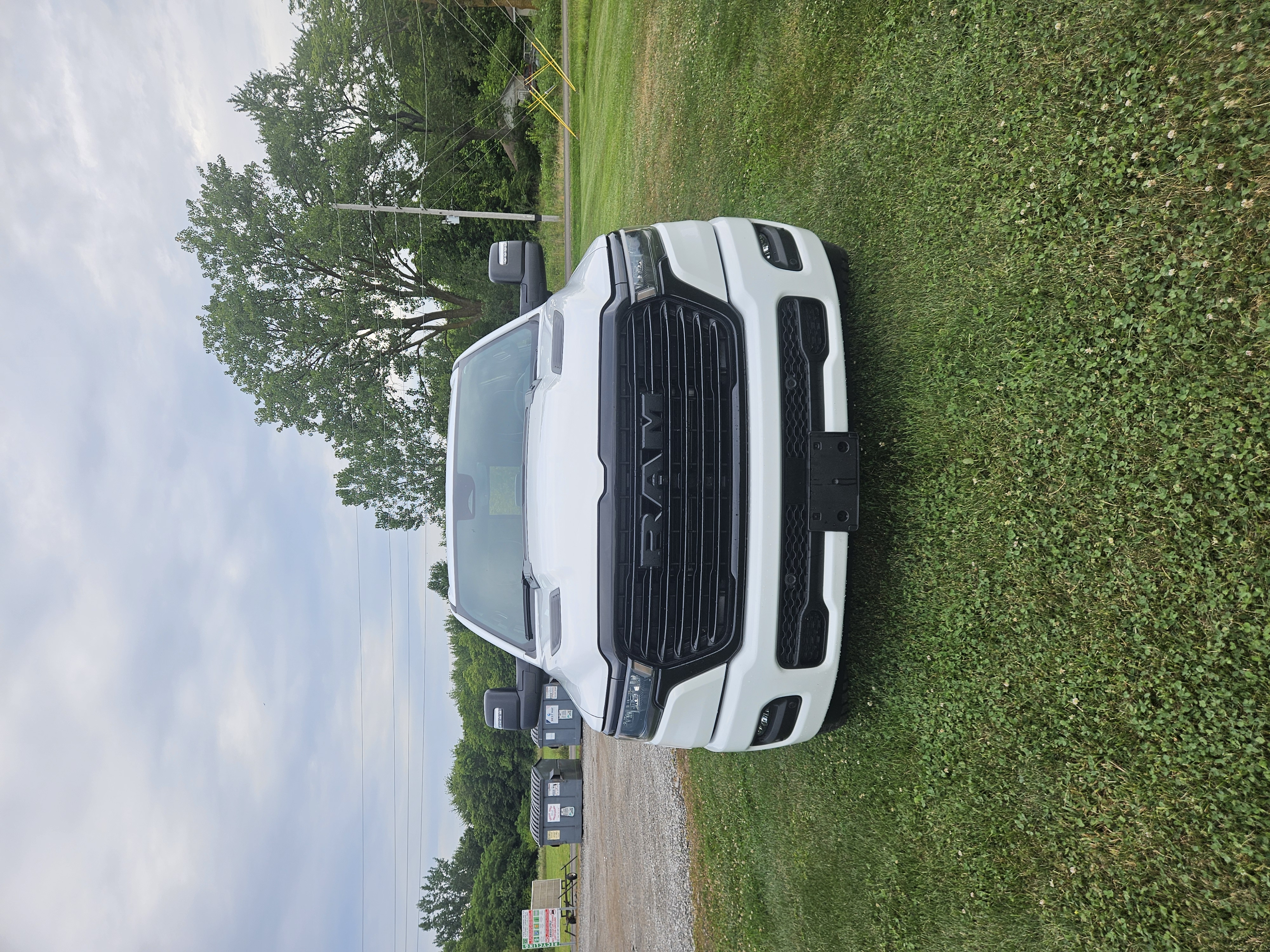 Used 2025 RAM 1500 Laramie w/ Night Edition AWD/4WD image 4