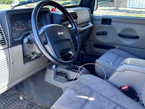 Used 2005 Jeep Wrangler Rubicon image 8