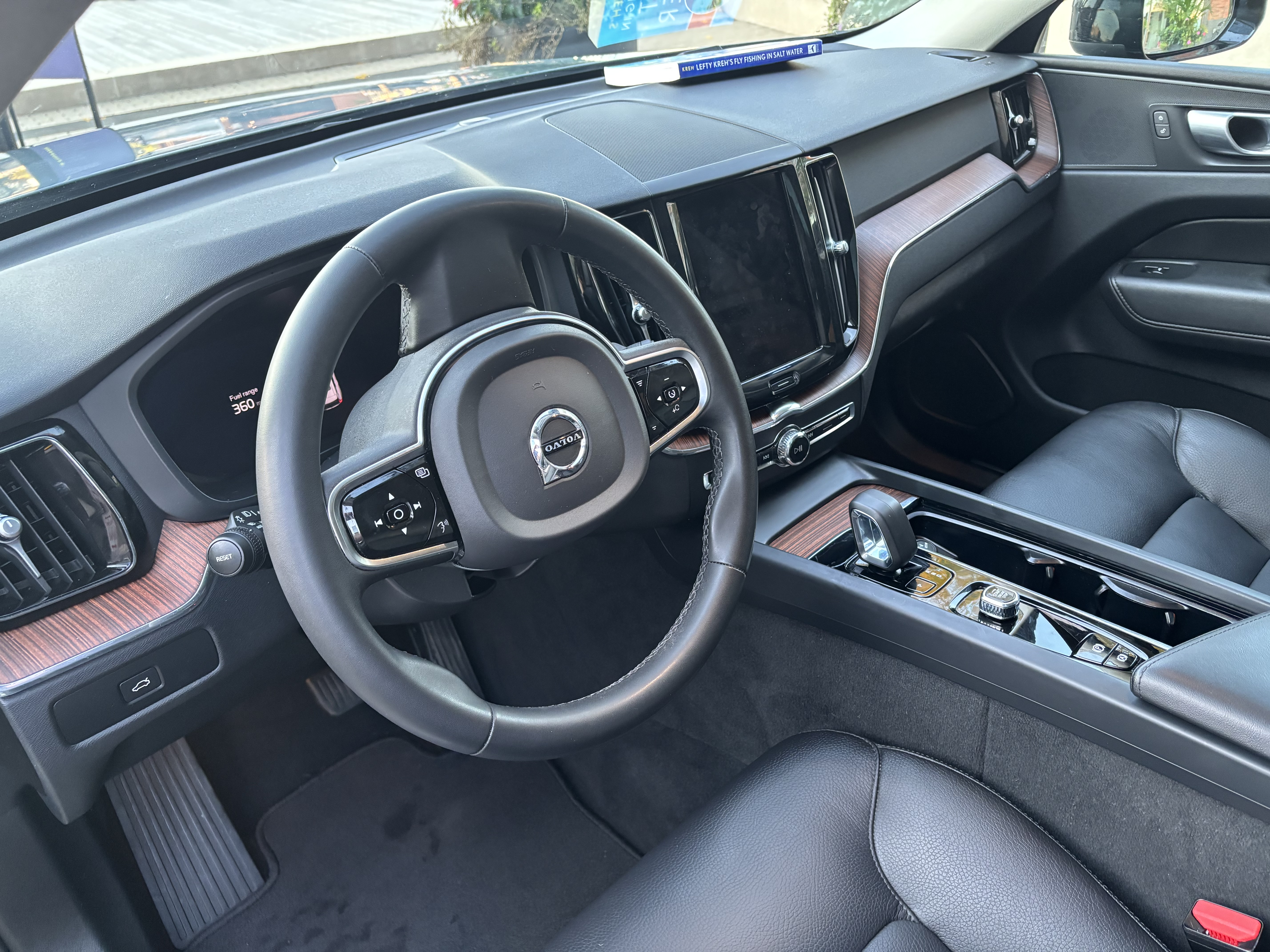 Used 2024 Volvo XC60 B5 Plus w/ Climate Package AWD/4WD image 8