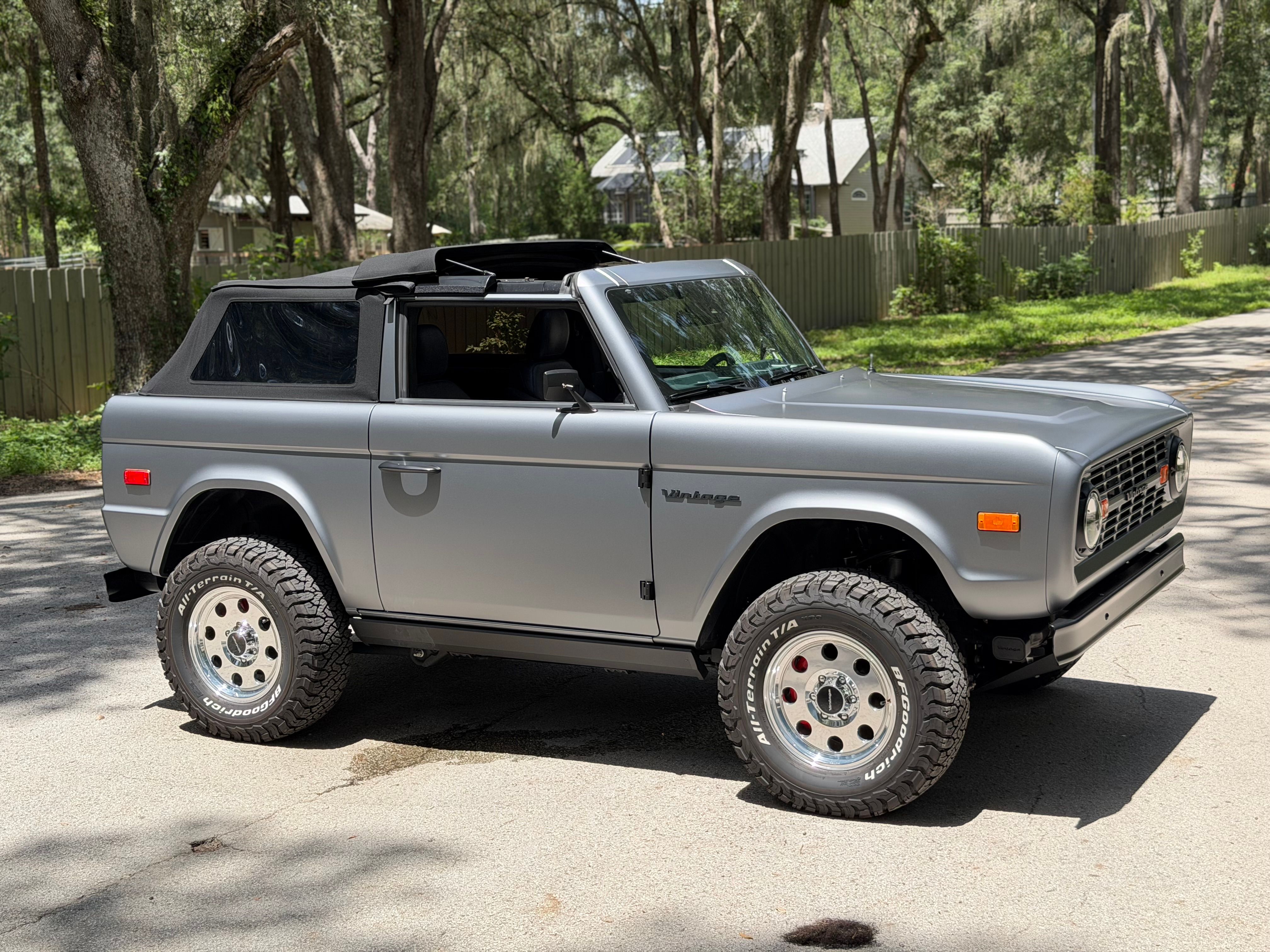 Used 2024 Ford Bronco Black Diamond AWD/4WD image 1