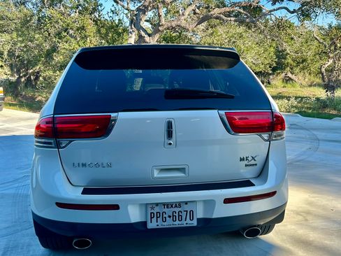 Used 2013 Lincoln MKX AWD image 5