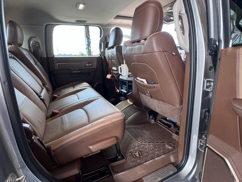 Used 2024 RAM 3500 Limited image 2