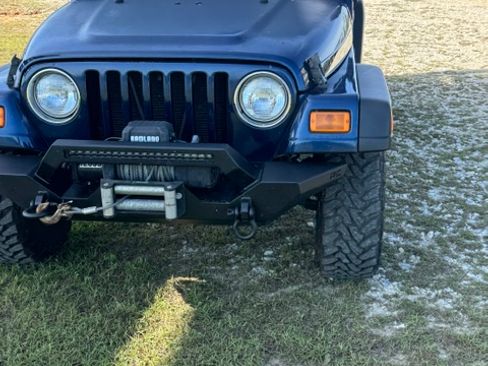 Used 2001 Jeep Wrangler Sahara image 2