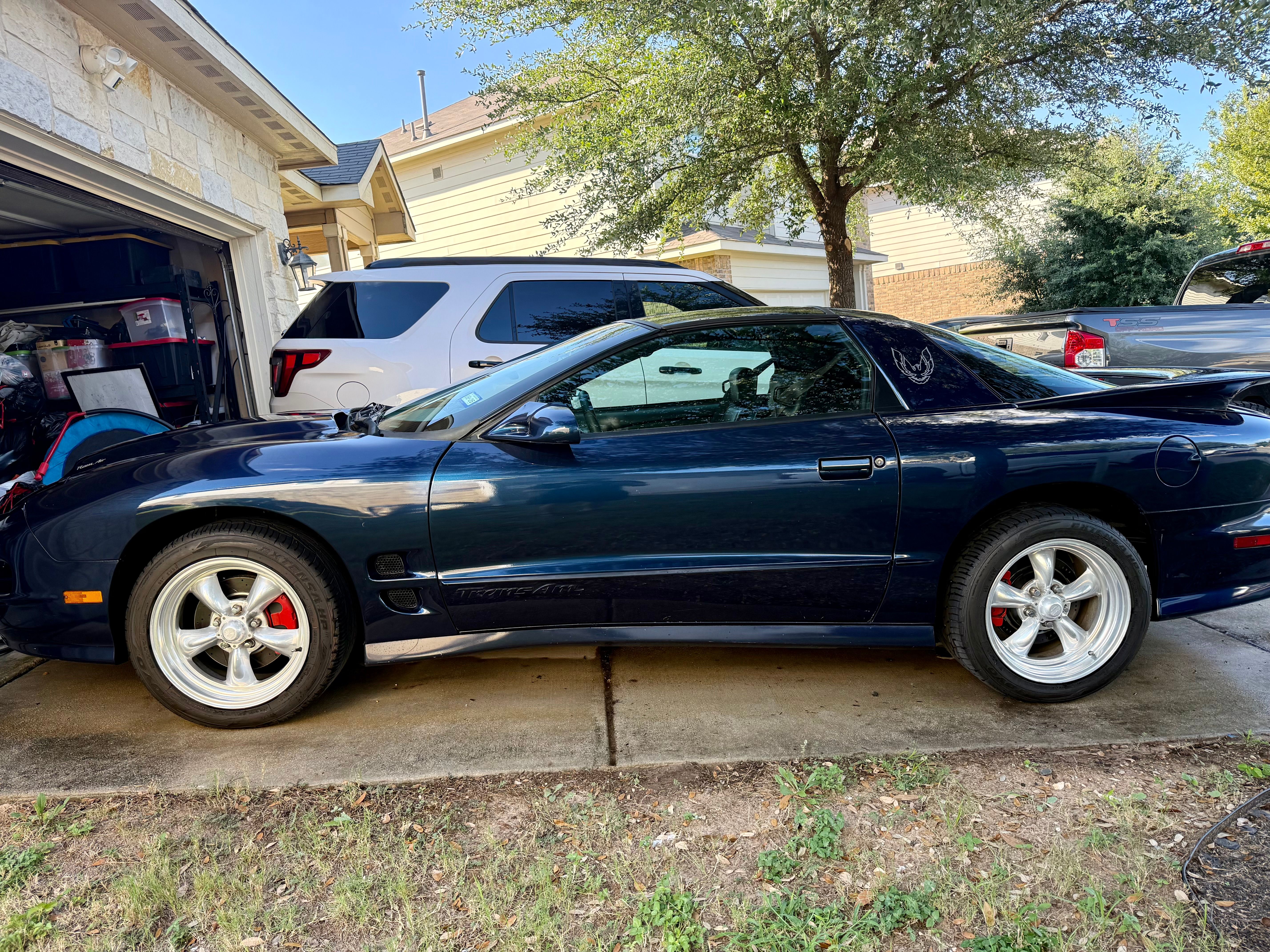 Used 2000 Pontiac Firebird Formula w/ Security Pkg RWD image 1
