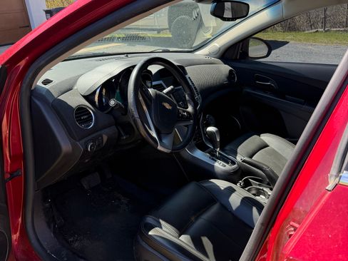 Used 2011 Chevrolet Cruze LTZ image 2