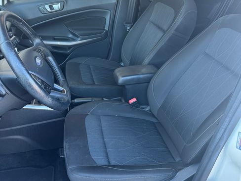 Used 2020 Ford EcoSport SE w/ SE Convenience Package image 8