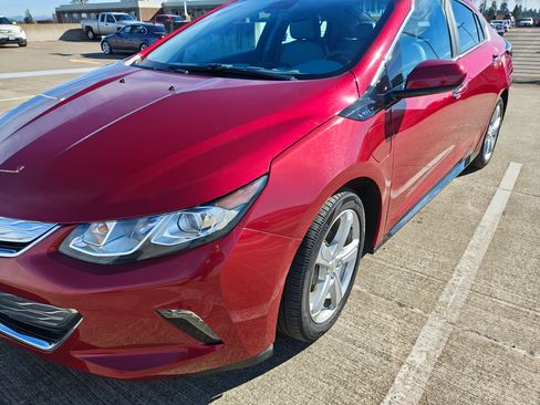 Used 2018 Chevrolet Volt LT w/ LT Driver Confidence Package image 10