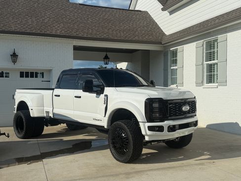 Used 2025 Ford F450 Platinum w/ Platinum Plus Package AWD/4WD image 5