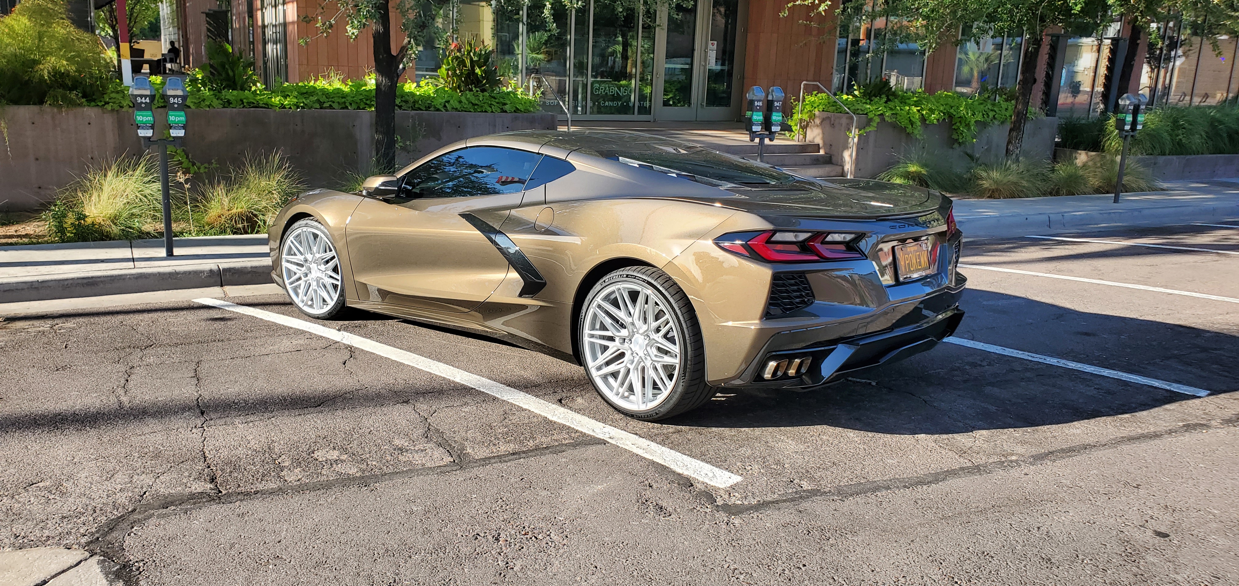 Used 2020 Chevrolet Corvette Stingray Preferred Cpe w/ 2LT Preferred Equipment Group RWD image 2